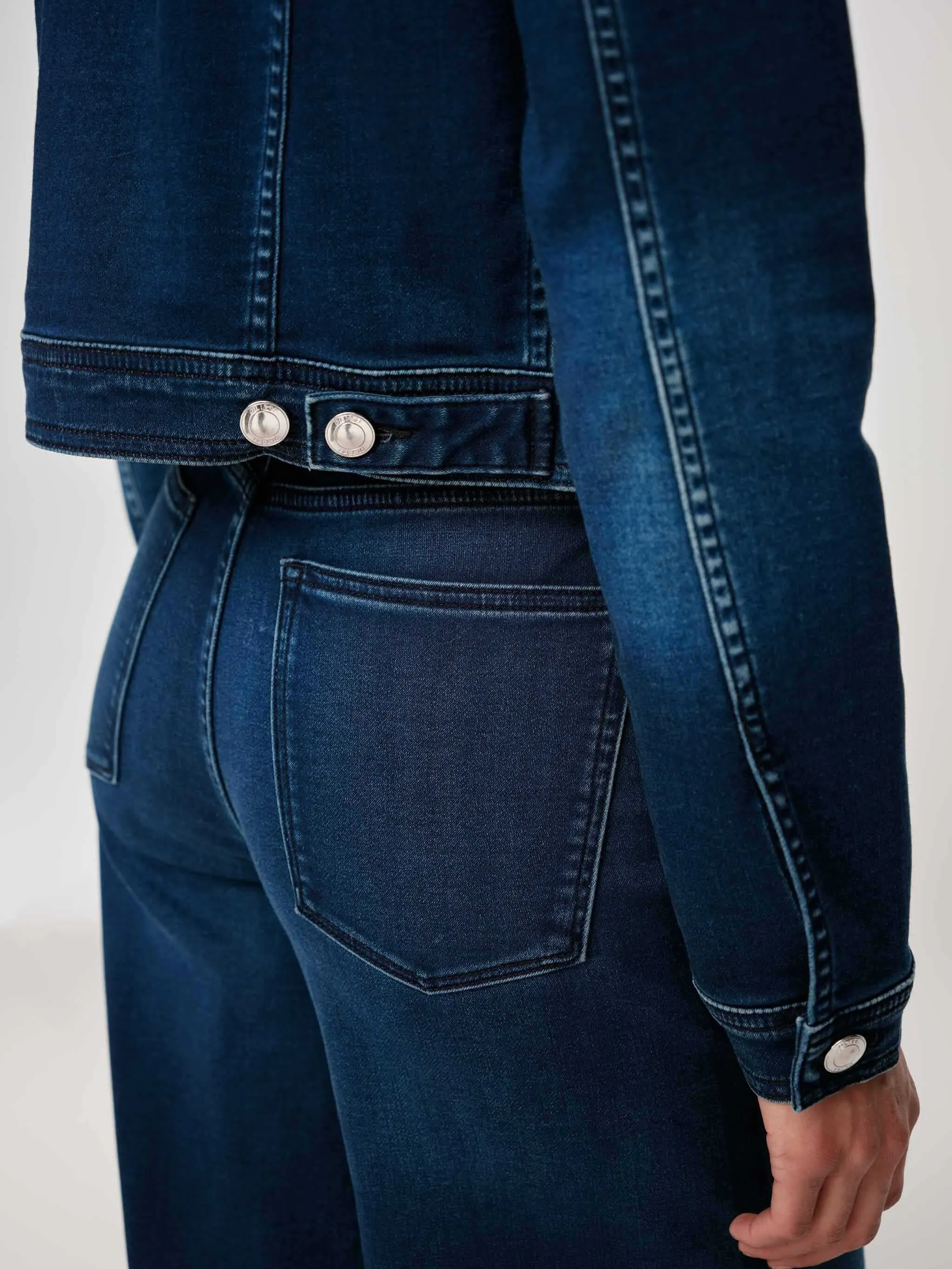Vika Jacket | Stream